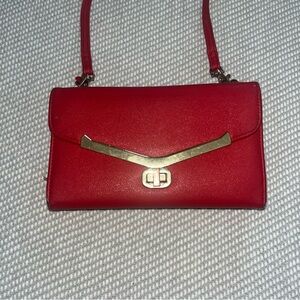 Jaclyn Smith Pleather Convertible Crossbody Wallet Clutch Purse Red Gold Accents